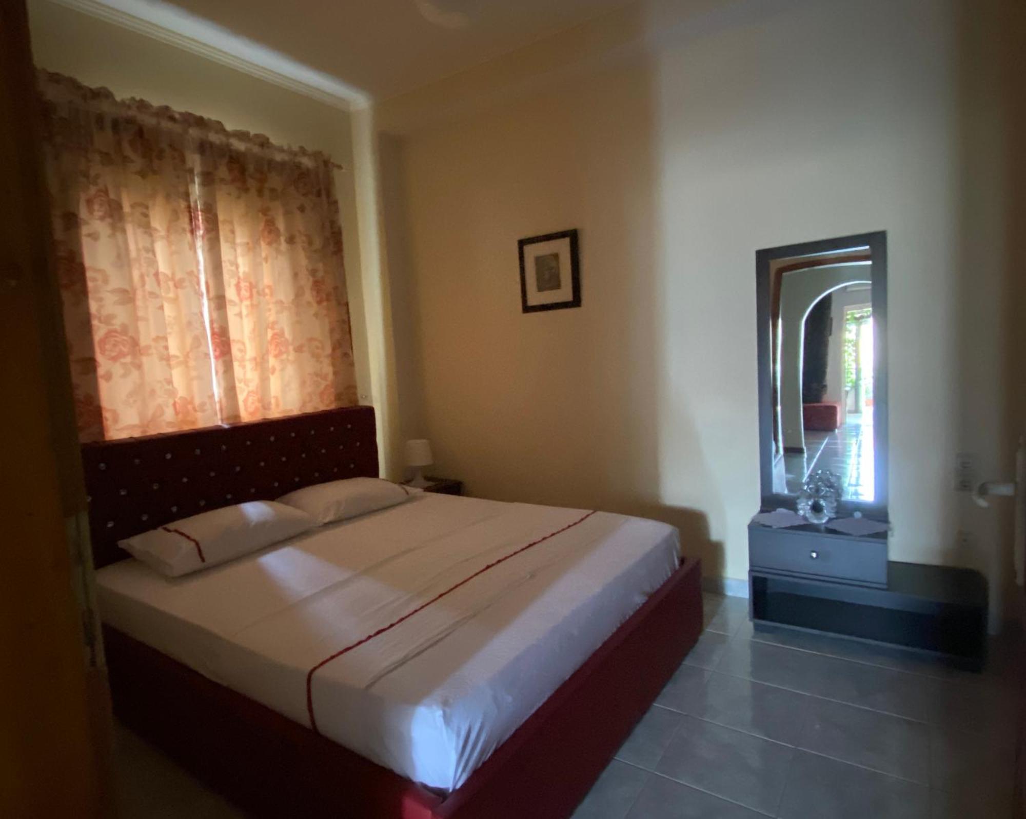 Appartamento Vila Xhani Sarandë Esterno foto